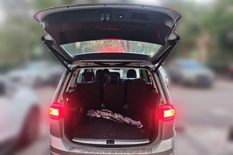 Used Volkswagen Touran 2018 Volkswagen Touran L 280TSI DSG Luxury Edition 7 Seats
