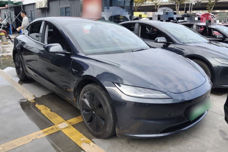 Used Tesla Model 3 2023 Rear-Wheel-Drive Version Front Right 45 Deg