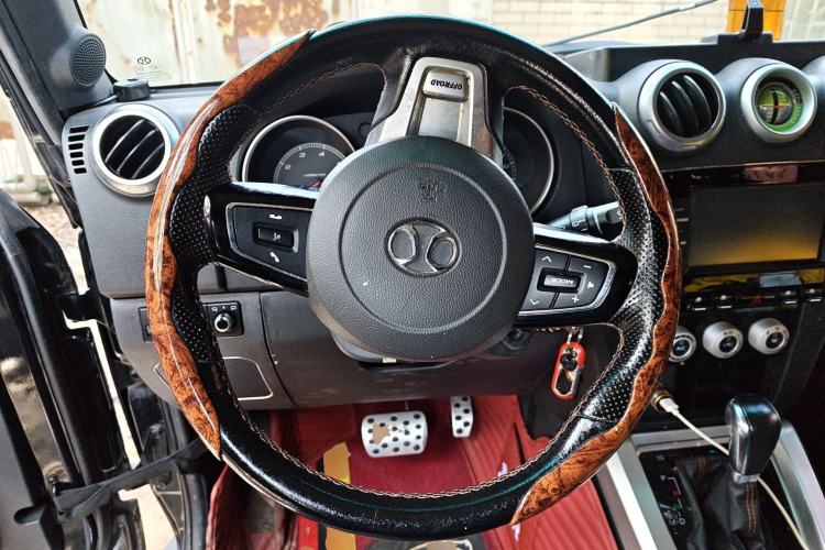 Used BAIC Off-Road BJ40 2016 40L 2.3T Automatic All-Wheel Drive Premium Edition Steering Wheel