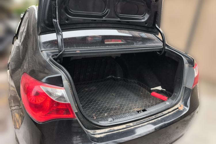 Used Hyundai Celesta 2011 1.6L Manual Comfort Edition Trunk