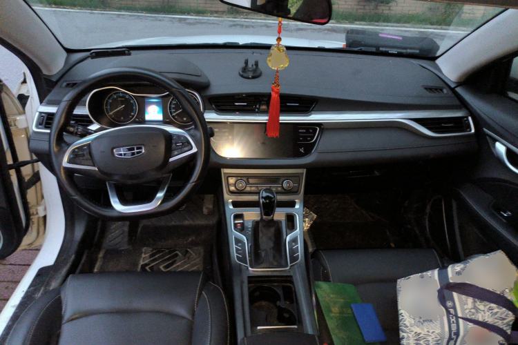 Used Geely Auto Emgrand 2019 Leading Edition 1.5L CVT Luxury Model China VI Standard Center Console