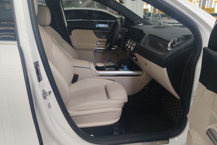 Used Mercedes-Benz GLA 2023 GLA 220
