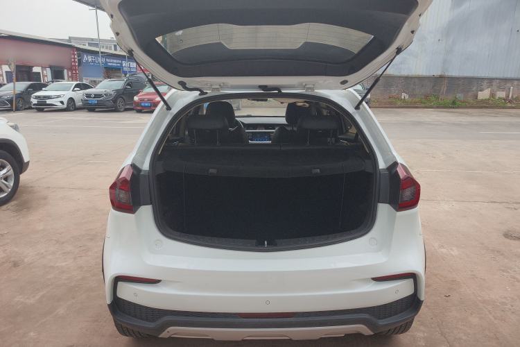 Used Geely Auto Vision X3 2019 Upgraded Model 1.5L Manual Elite Version Trunk