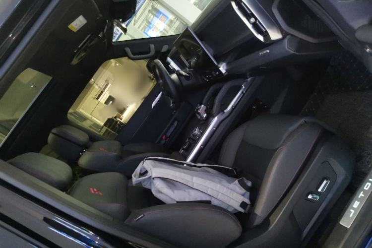 Used JETOUR Traveler C-DM 2024 C-DM 208KM Mountain & Wilderness Edition Right Front Seat