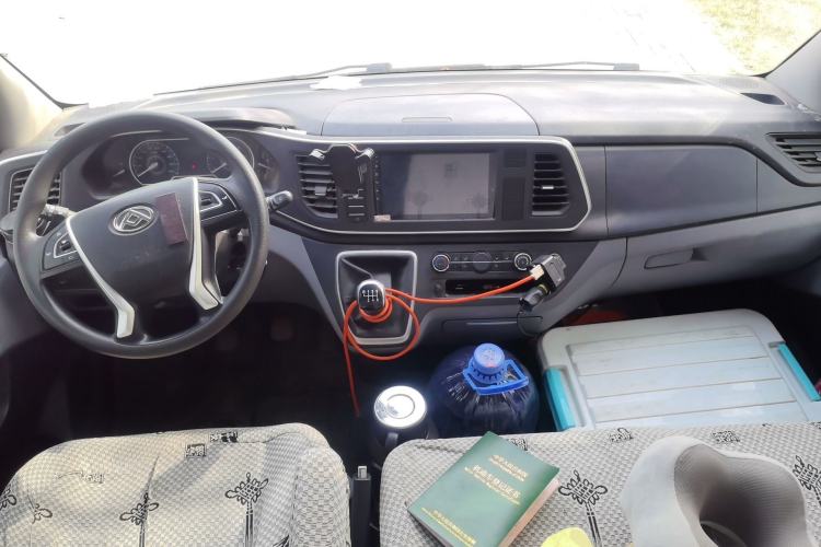 Used SAIC MAXUS Xintu V80 2021 2.0T Manual Classic Aoyuntong 127 PS Mid-axle Mid-roof 6/7/8/9-Seater
