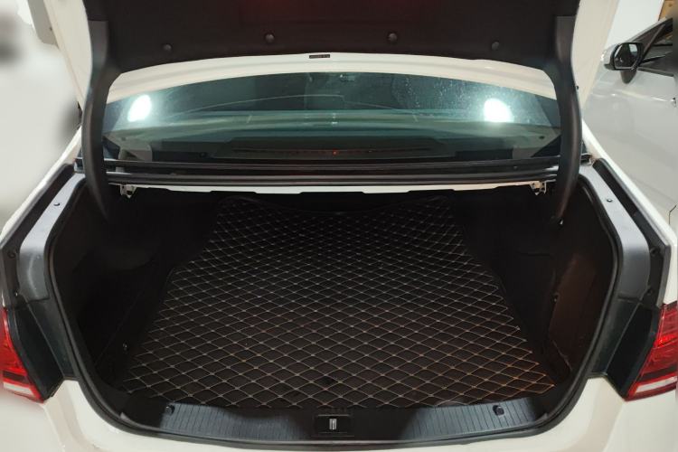 Used Mercedes-Benz E-Class 2015 E 200 L