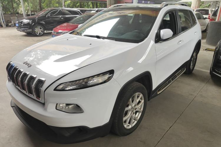 Used Jeep Cherokee 2016 2.0L Superior Edition