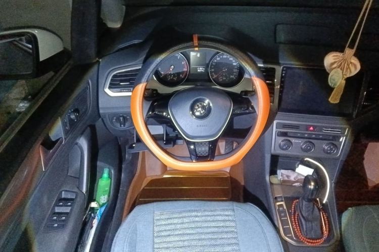 Used Volkswagen Golf Sportsvan 2016 1.6L Automatic Comfort Model Steering Wheel