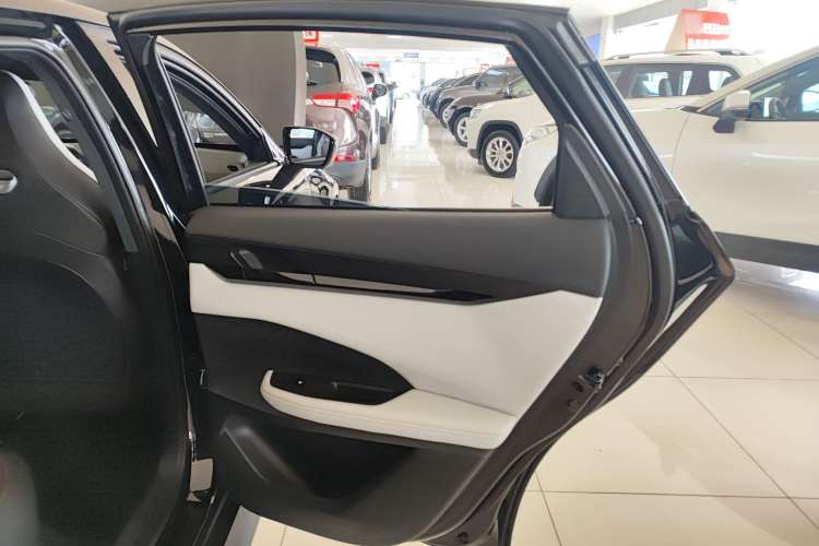 Used Changan UNI-V iDD 2024 Blue Whale Smart Electric iDD 136km Luxury Model
