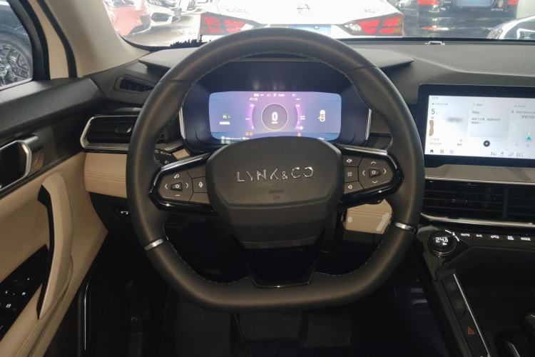 Used Lynk & Co 06 EM-P 2022 PHEV 84 km Range Pro Version
