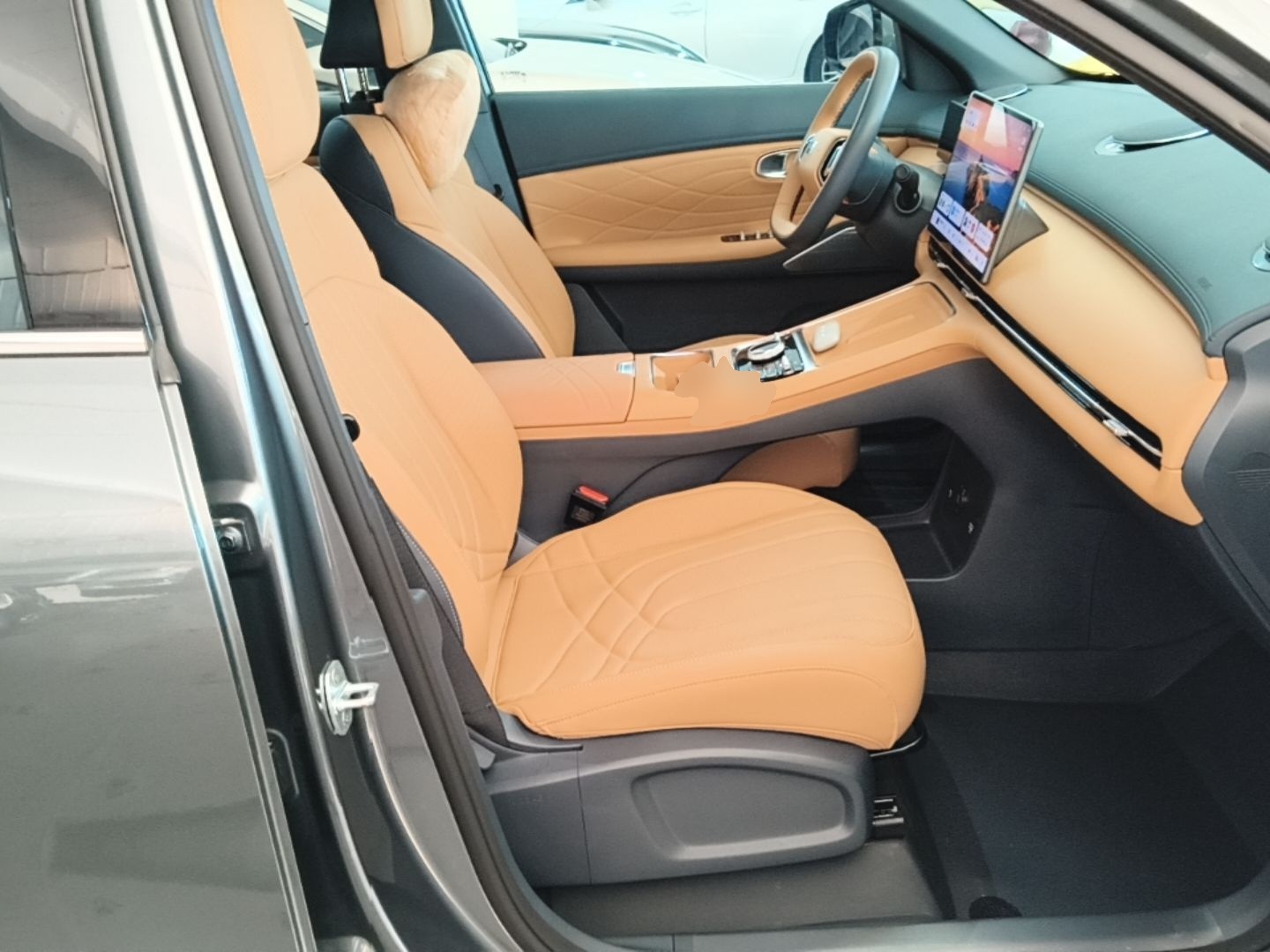 Geely Galaxy Xingjian 7 EM-i 2025 120km Launch+ Version — снимка 19