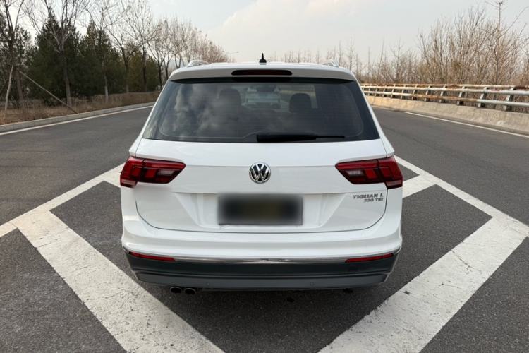 Used Volkswagen Tiguan L 2018 330TSI Automatic Two-Wheel Drive Luxury Edition Exterior 4