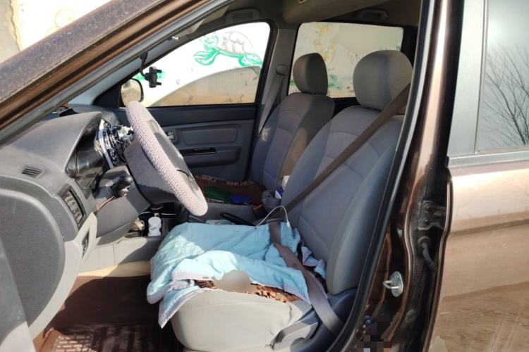 Used BAIC Weiwang M20 2014 1.5L practical type BJ415A Left Front Seat
