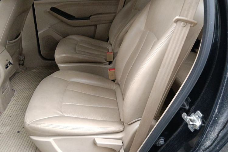 Used Baojun 730 2014 1.5L manual Comfort version 7 seats
