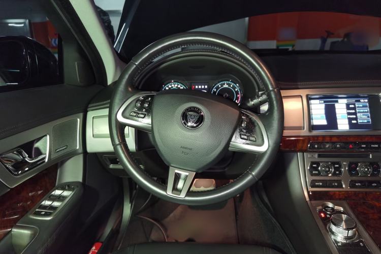 Used Jaguar XF 2014 XF 2.0T Luxury Edition