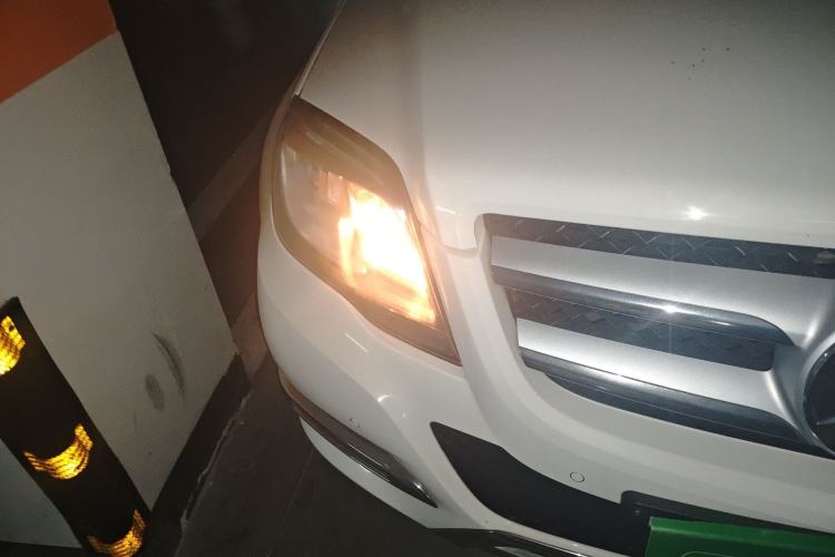 Used Mercedes-Benz GLK-Class 2013 GLK 300 4MATIC Dynamic Sunroof Model Exterior 6