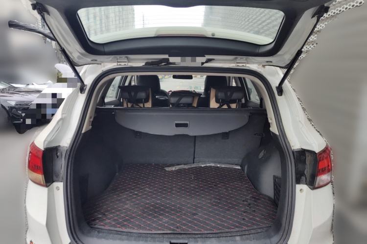 Used Dongfeng Aeolus AX7 2016 2.0L Automatic Zhiyi Trim Trunk