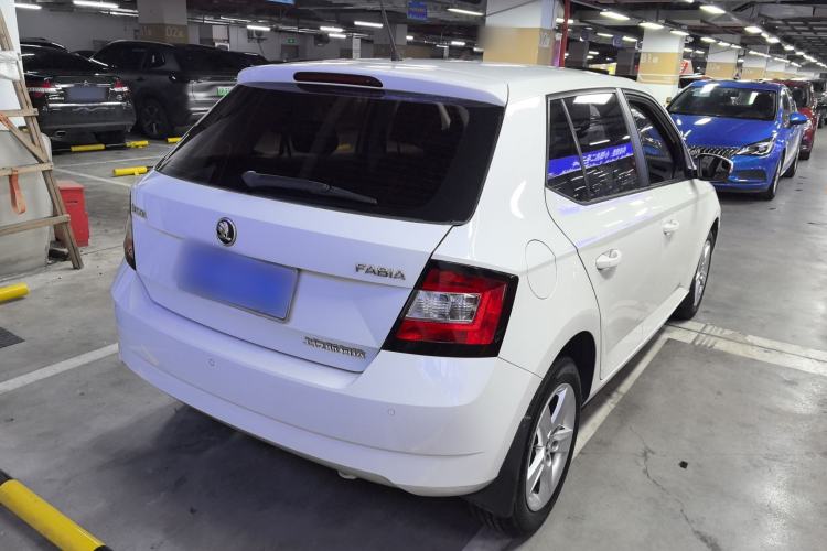 Used Skoda Fabia 2017 1.4L Automatic Car Enjoy Edition
