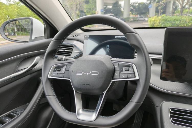 Used BYD Destroyer 05 2024 HONOR Edition DM-i 55KM Luxury Model Interior 3