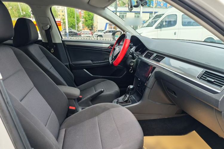 Used Volkswagen Bora 2017 1.6L Automatic Fashion Model