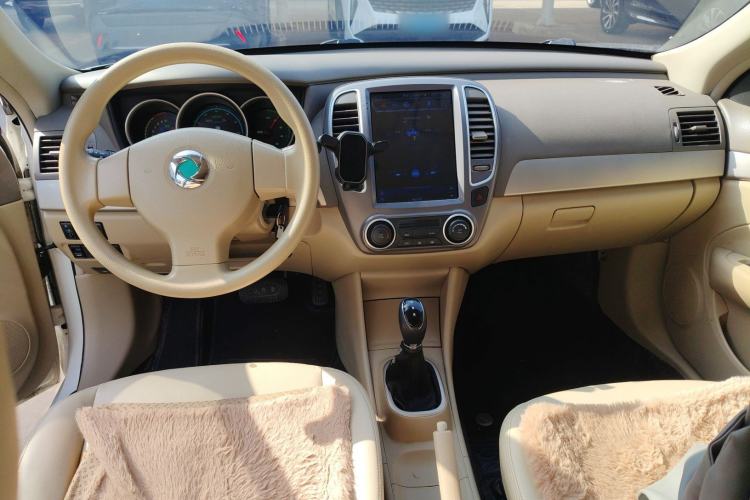 Used Dongfeng Junfeng E11K 2019 Standard Model
