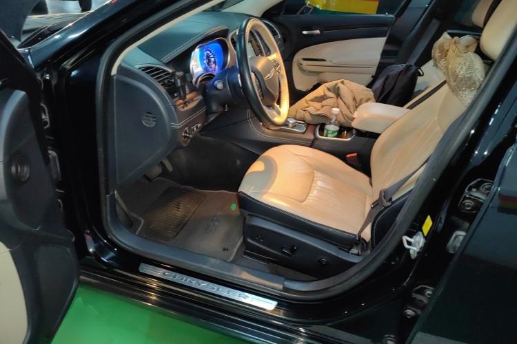 Used Chrysler 300C 2014 3.0L Excellence Edition
