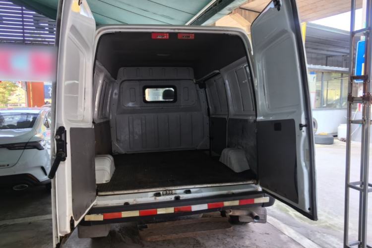 Used JMC Transit 2019 2.8T Commercial Version Short Wheelbase Mid-Roof 3-Seater China VI Standard JX493