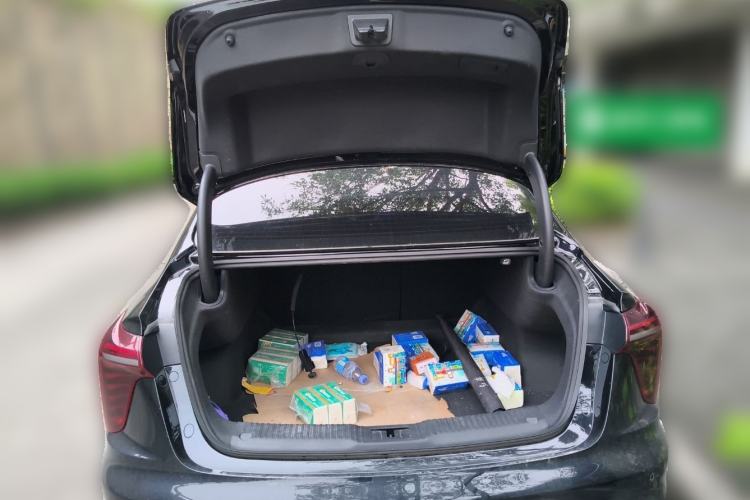 Used Hongqi H5 2025 2.0T Automatic Xuan Ying Edition Trunk