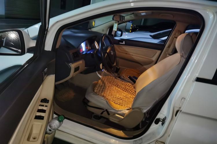 Used BAIC E Series 2013 Sedan 1.3L Manual Special Offer Edition
