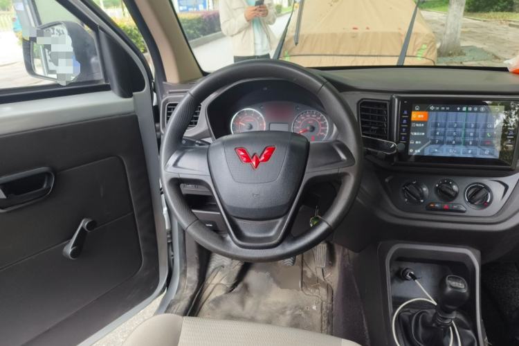 Used Wuling Hongguang V 2021 1.5L Jingqu Version LAR Steering Wheel