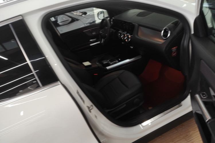 Used Mercedes-Benz GLA 2023 GLA 200 Right Front Seat