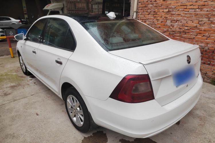 Used Skoda Rapid 2015 1.6L Manual Smart Selection Model
