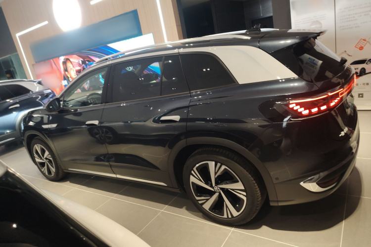 Used Volkswagen ID.6 CROZZ 2022 Long-Range PRO Edition
