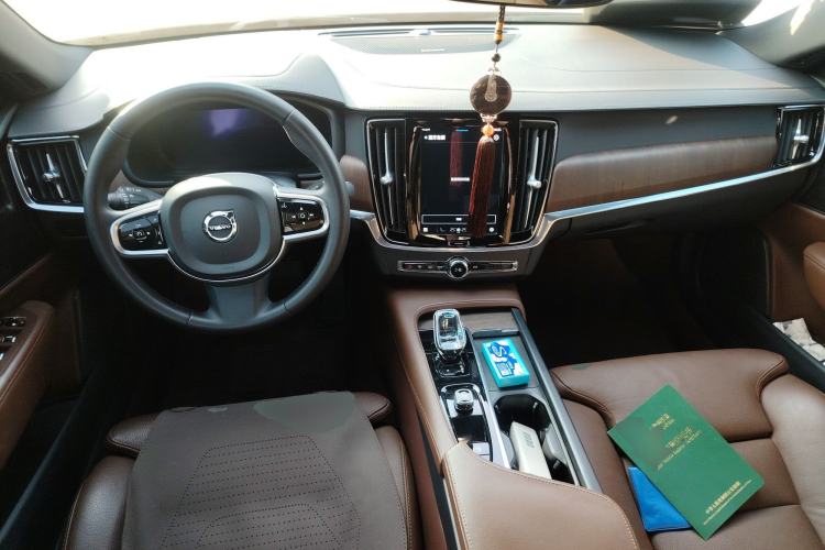 Used Volvo S90 2023 B5 Zhiyuan Luxury Edition Center Console