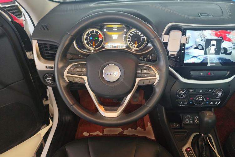 Used Jeep Cherokee 2016 2.0L Superior Edition