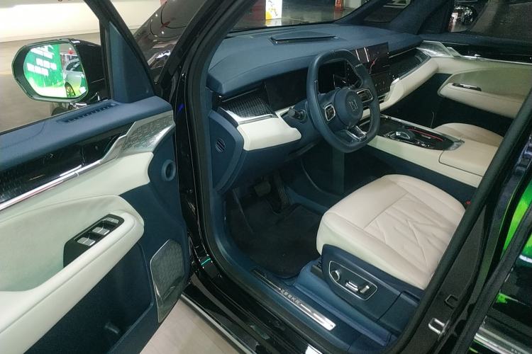 Used Zeekr 009 2024 7-Seater Walk-Through Version Four-Wheel Drive 108 kWh Driver Seat