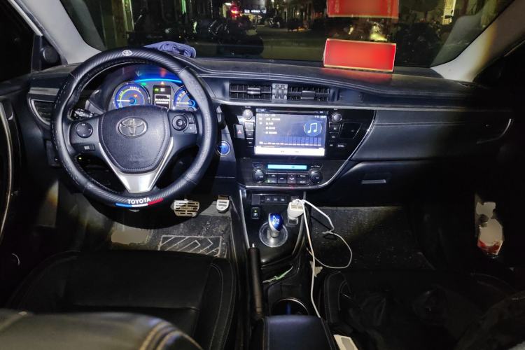 Used Toyota Corolla 2016 Dual-Engine 1.8L E-CVT Elite Edition Center Console