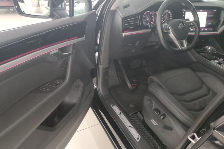 Used Volkswagen Touareg 2020 2.0 TSI RuiShang Edition China VI Standard
