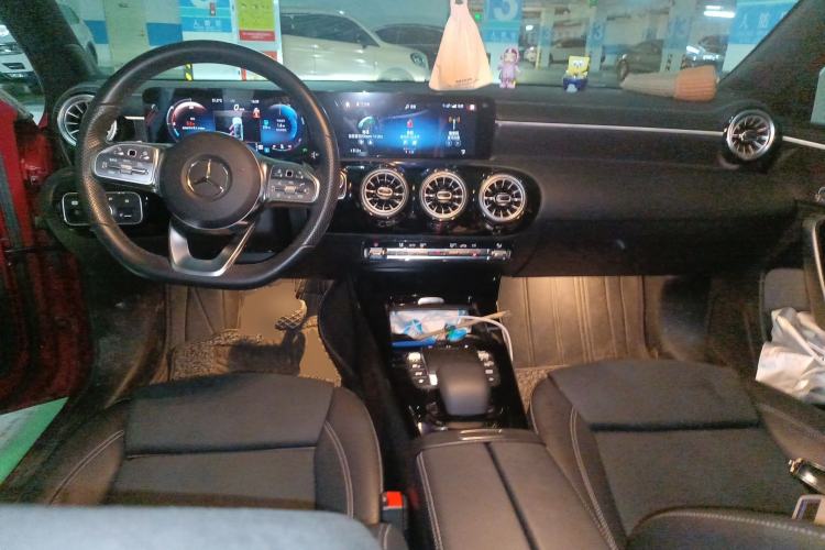 Used Mercedes-Benz A-Class 2022 Revised Version A 200 L Sport Sedan Fashionable Style Center Console