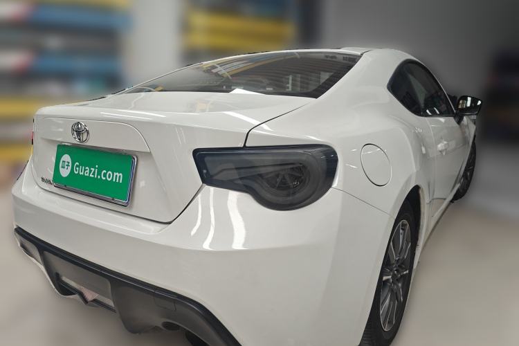 Used Toyota 86 2013 2.0L Manual Luxury Version
