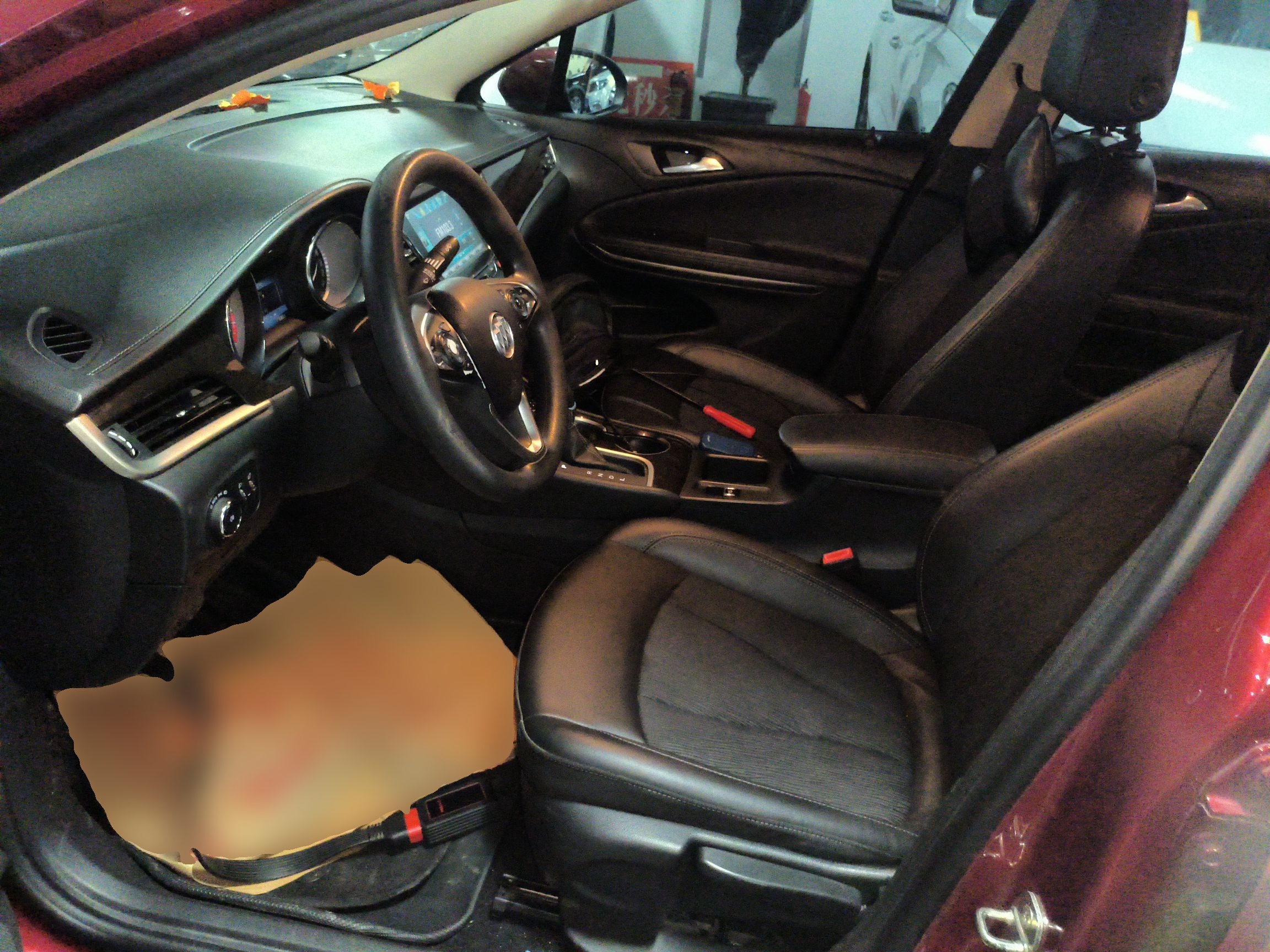 المقاعد الأمامية داخل السيارة