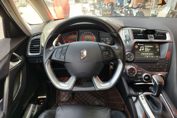 Used DS 5 2014 1.6T Luxury Edition THP160