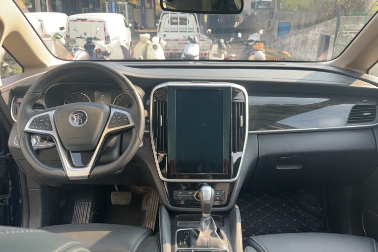 Used BYD Song MAX 2018 1.5T Automatic Smart Connect Elite Model with 6 Seats
