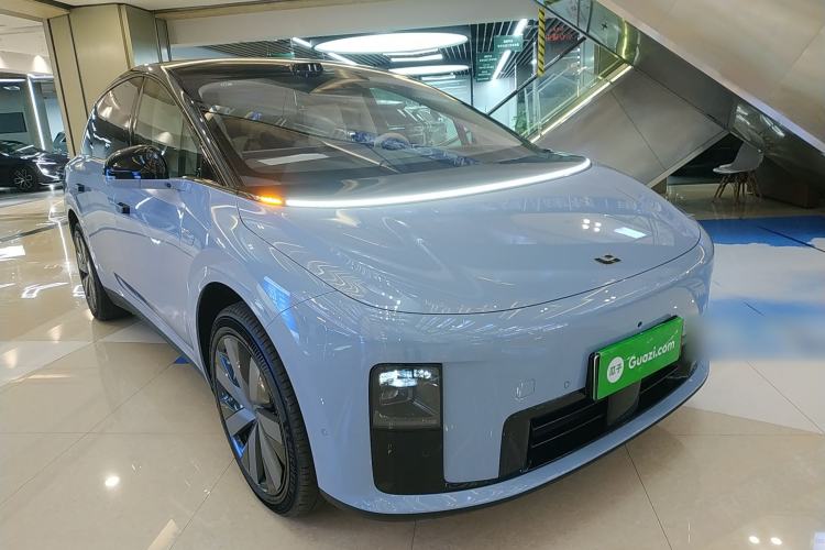 Used Li Auto i8 2025 Model Standard Version Front Right 45 Deg