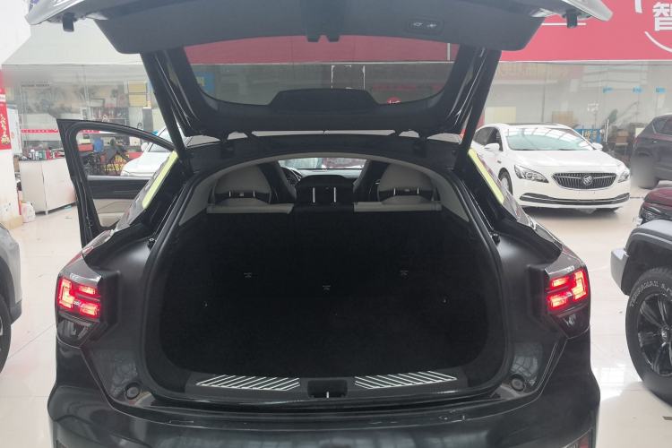 Used Lynk & Co 05 2020 2.0TD Two-Wheel Drive Shine Halo Interior 3