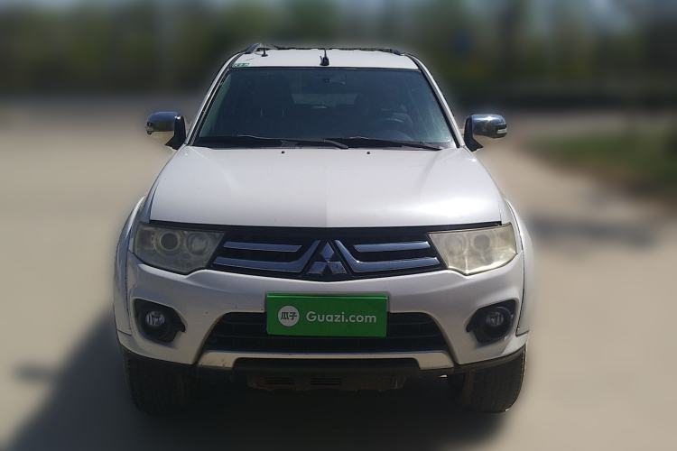 Used Mitsubishi Pajero Sport 2013 3.0L Automatic 4x4 Executive Edition Front