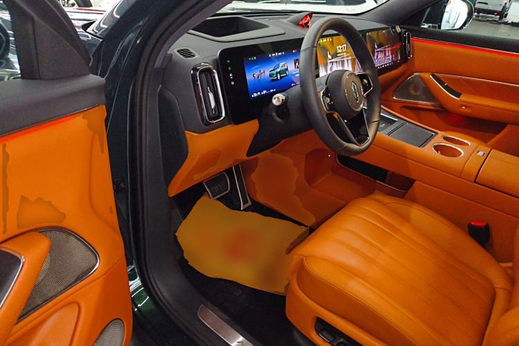 Used Hima AITO M8 2025 Extended-Range Ultra Version 53.4 kWh 6-Seater Edition
