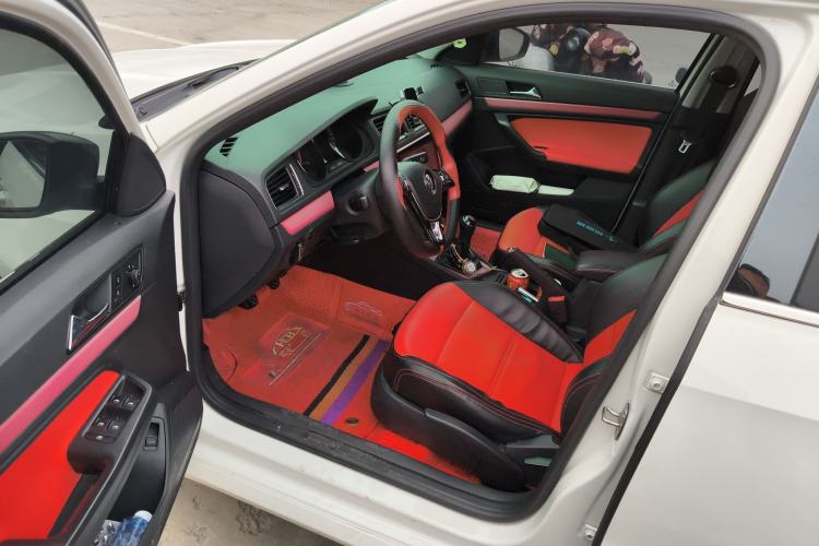 Used Volkswagen Lavida 2017 1.6L Manual Fashion Edition
