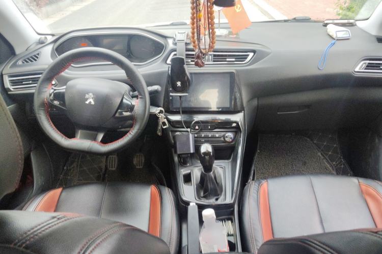 Used Peugeot 308 2016 1.6L Manual Fashion Edition Center Console