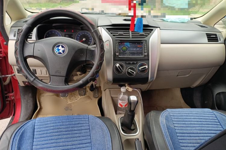 Used Venucia R50 2015 1.6L Manual Fashion Edition